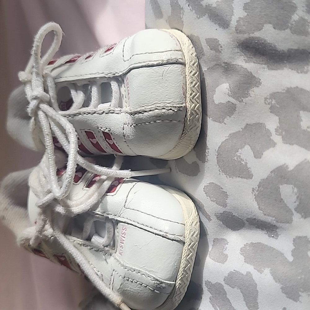 K-Swiss Classic Toddlers Sneakers Infants White Red Striped Hearts Size 3